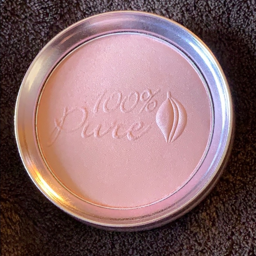 100% Pure Fruit Pigmented Luminizer